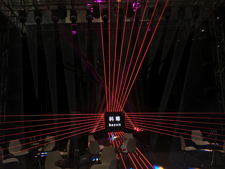 南宫娱乐舞台灯光工厂百万级工程演示展厅正式启用