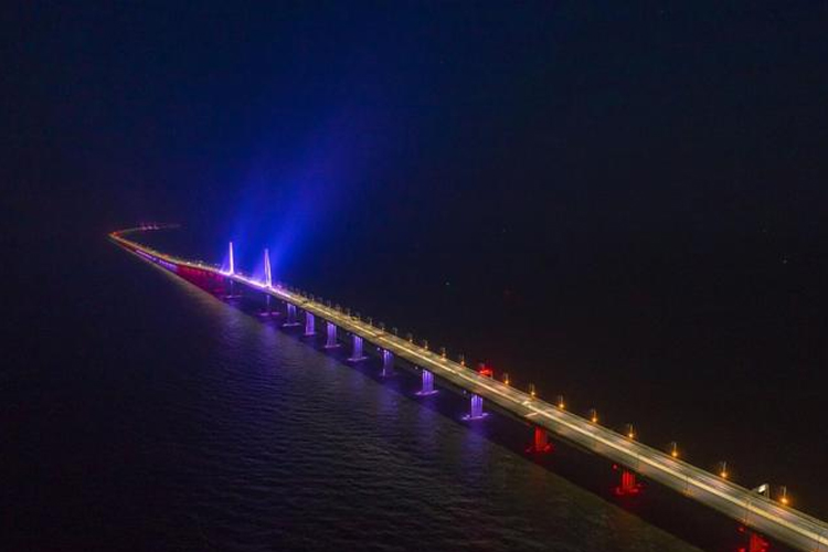 港珠澳大桥灯光秀